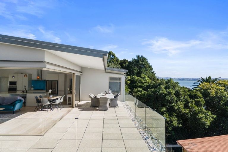 Photo of property in 16 Crispe Road, Clarks Beach, 2122