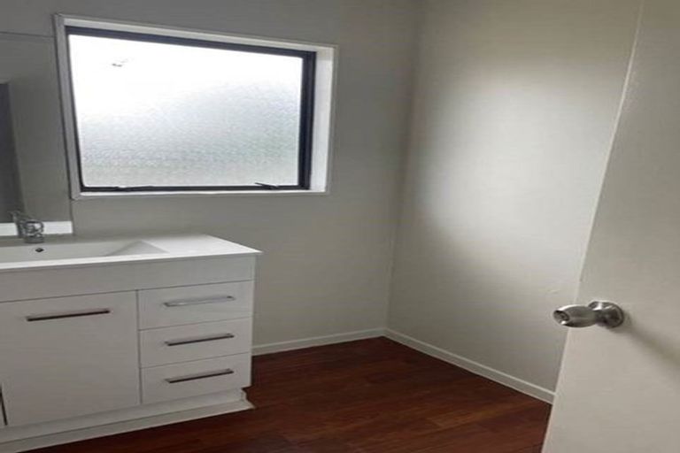 Photo of property in 1/100 Shifnal Drive, Randwick Park, Auckland, 2105