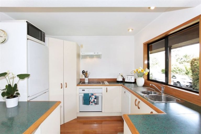 Photo of property in 131b Edmonton Road, Te Atatu South, Auckland, 0610