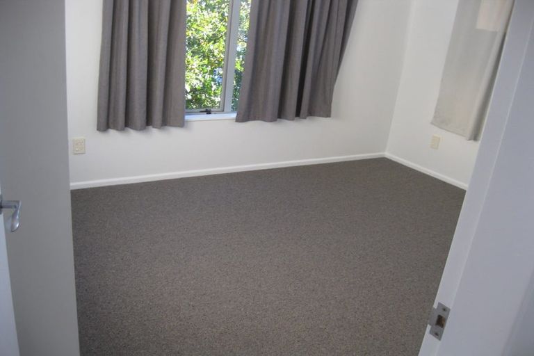 Photo of property in 4 Lyons Crescent, Strathmore Park, Wellington, 6022