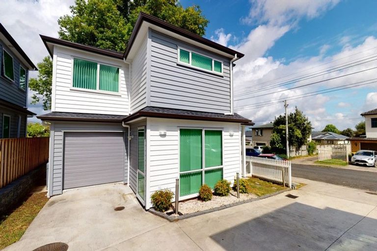 Photo of property in 4a Sherwood Avenue, Te Atatu South, Auckland, 0610