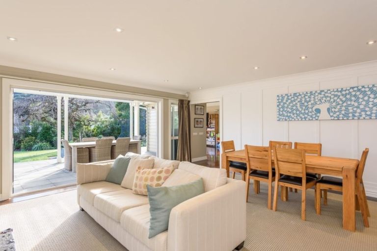 Photo of property in 5 Cheviot Road, Lowry Bay, Lower Hutt, 5013