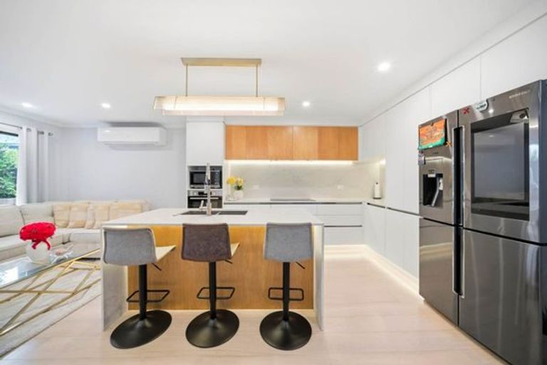 Photo of property in 123a Forrest Hill Road, Forrest Hill, Auckland, 0620