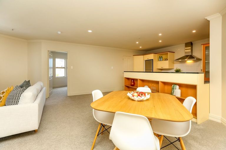 Photo of property in 1f Queen Street, New Plymouth, 4310