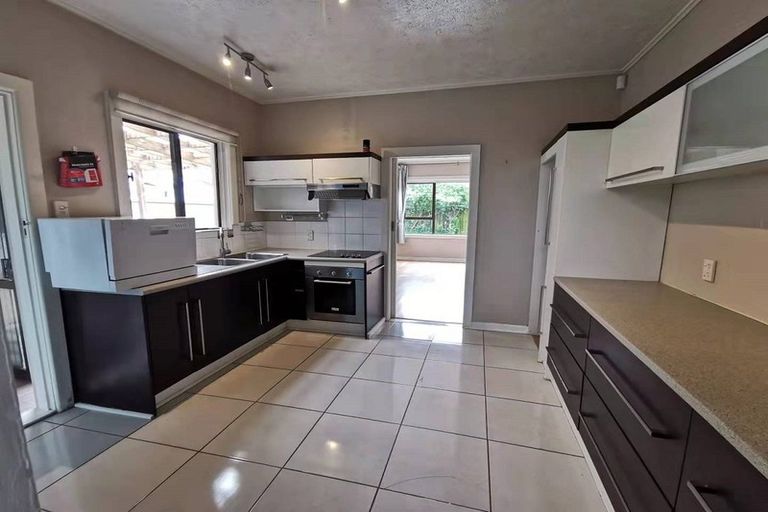 Photo of property in 67 Memorial Avenue, Ilam, Christchurch, 8053