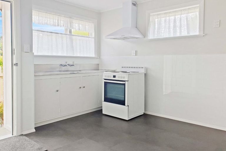 Photo of property in 1/1113 Fergusson Drive, Clouston Park, Upper Hutt, 5018