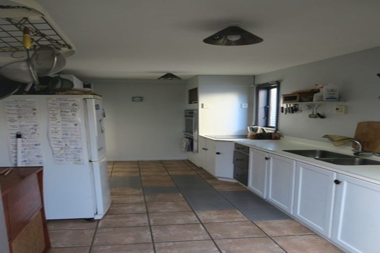 Photo of property in 14 Te Wharepouri Street, Berhampore, Wellington, 6023