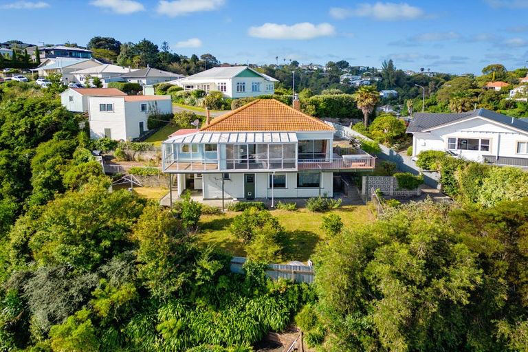 Photo of property in 18 Guys Hill Road, Hospital Hill, Napier, 4110