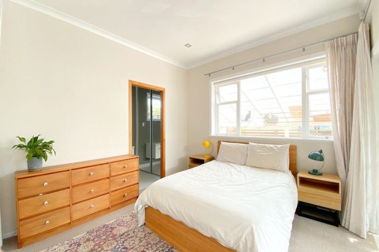 Photo of property in 8 Lynch Street, Point Chevalier, Auckland, 1022