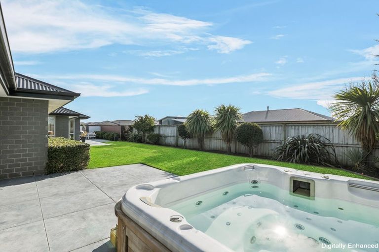 Photo of property in 26 Henley Close, Rolleston, 7614