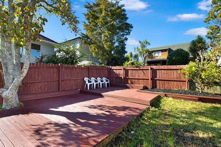 Photo of property in 64 Seabrook Avenue, New Lynn, Auckland, 0600