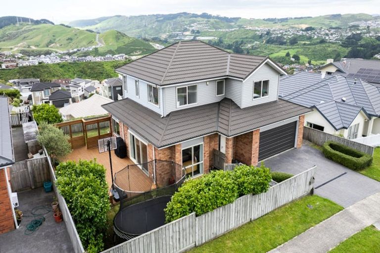 Photo of property in 51 Erlestoke Crescent, Churton Park, Wellington, 6037