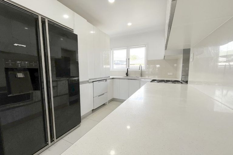 Photo of property in 8 Daytona Road, Henderson, Auckland, 0610