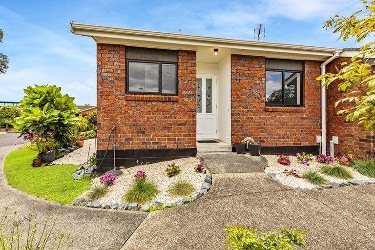 Photo of property in 1 Fantail Court, Orewa, 0931