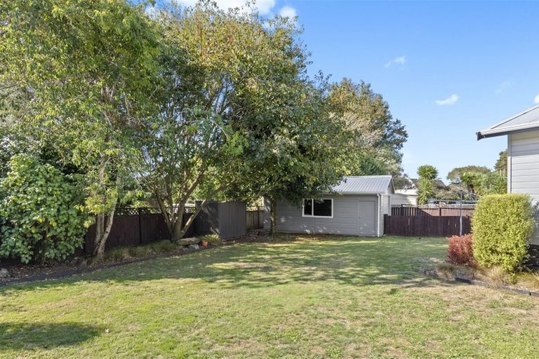 Photo of property in 6 Armitage Place, Tuakau, 2121