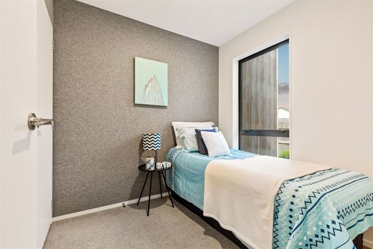 Photo of property in 136b Tiriwa Drive, Massey, Auckland, 0614