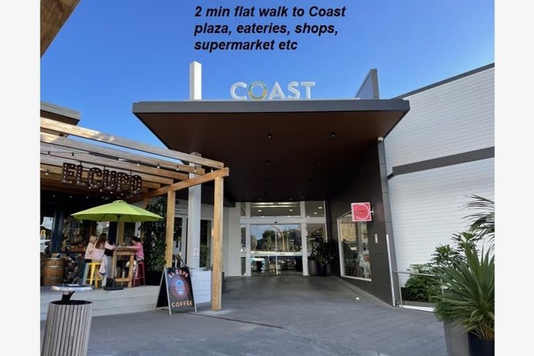 Photo of property in 1/39 Wade River Road, Stanmore Bay, Whangaparaoa, 0932