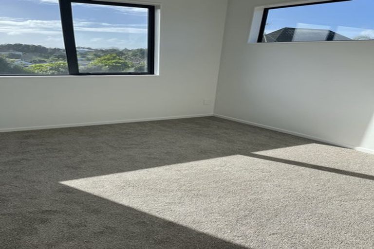 Photo of property in 4/62 Highland Drive, Highland Park, Auckland, 2010