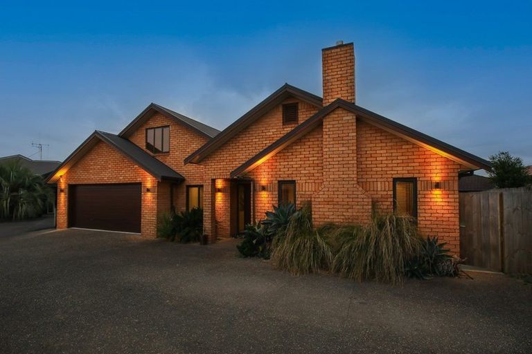 Photo of property in 49 Coleraine Drive, Rototuna, Hamilton, 3210