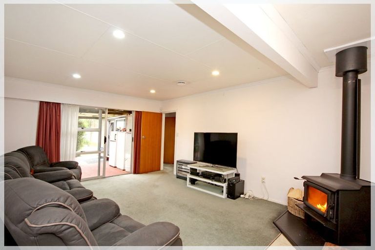 Photo of property in 12 Hillary Street, Foxton, 4814