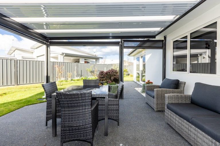 Photo of property in 12 Rotoiti Way, Poraiti, Napier, 4112