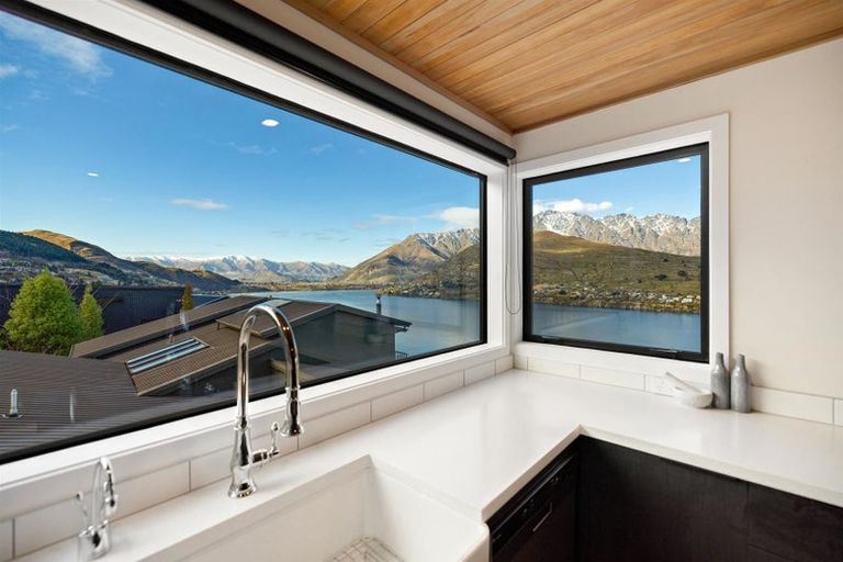 Photo of property in 7 Sunrise Lane, Queenstown, 9300