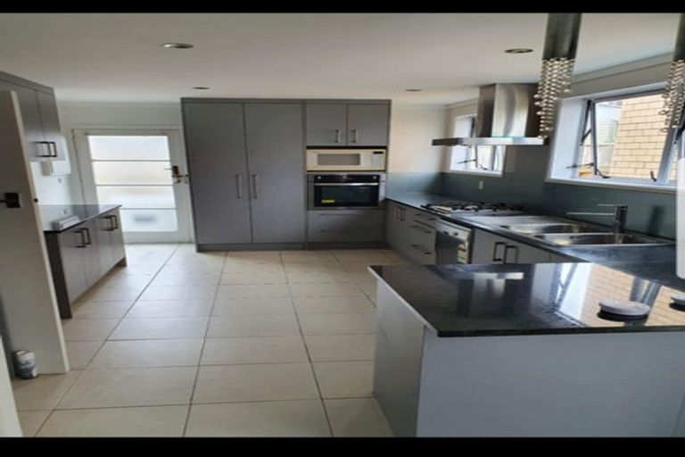 Photo of property in 25 Gifford Road, Papatoetoe, Auckland, 2025