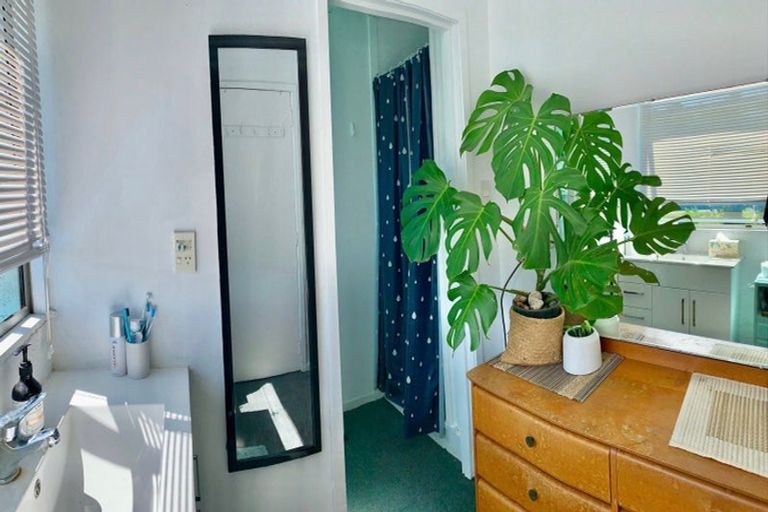 Photo of property in 35 Tahuna Road, Paihia, 0200