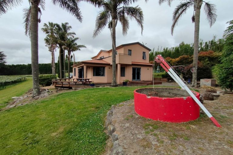 Photo of property in 6 Woodland Road, Johnsonville, Wellington, 6037