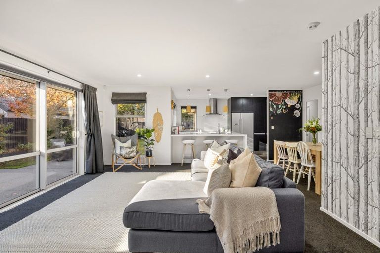 Photo of property in 33 Broadhaven Avenue, Parklands, Christchurch, 8083