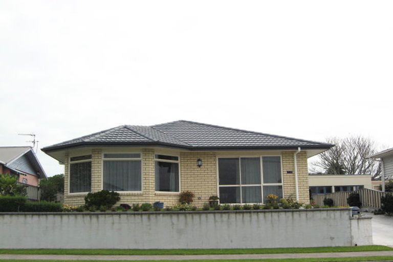 Photo of property in 14 Belt Road, Moturoa, New Plymouth, 4310