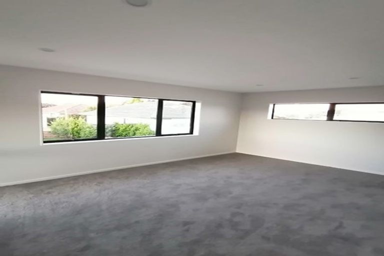 Photo of property in 117a Henderson Valley Road, Henderson, Auckland, 0612