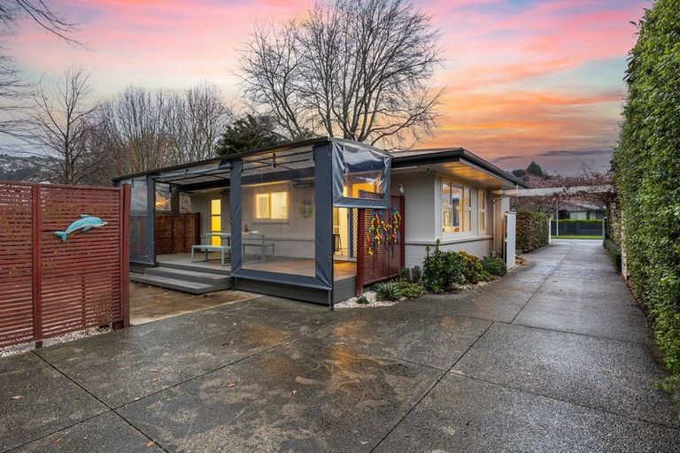 Photo of property in 12 Remuera Avenue, Cashmere, Christchurch, 8022