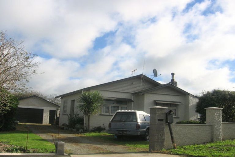 Photo of property in 2 Burns Avenue, Takaro, Palmerston North, 4412