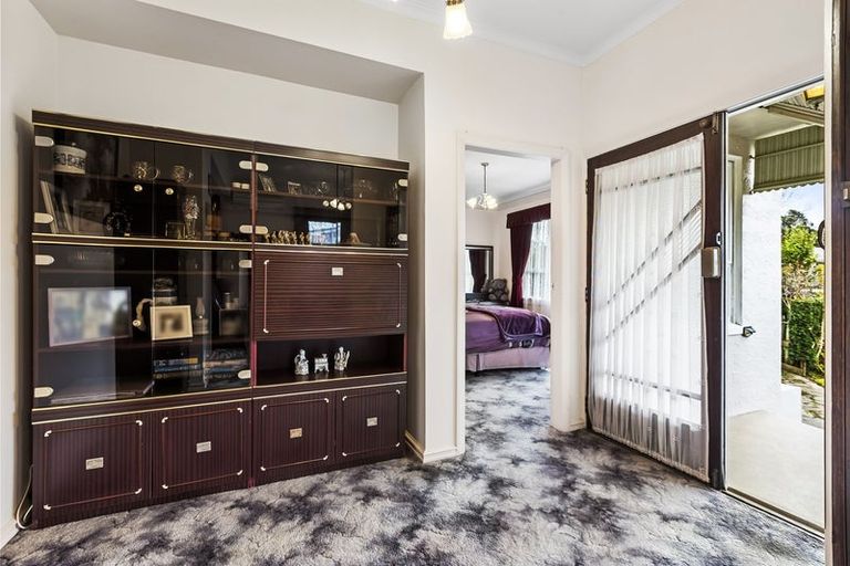 Photo of property in 15 Walsh Road, Westown, New Plymouth, 4310