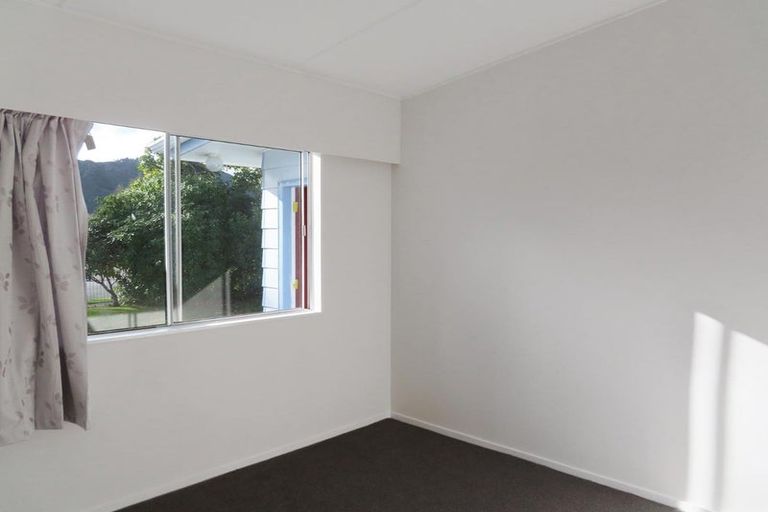 Photo of property in 5 Bonnie Glen Crescent, Ebdentown, Upper Hutt, 5018