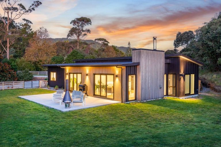 Photo of property in 27 Smithfield Road, Waikanae, 5391