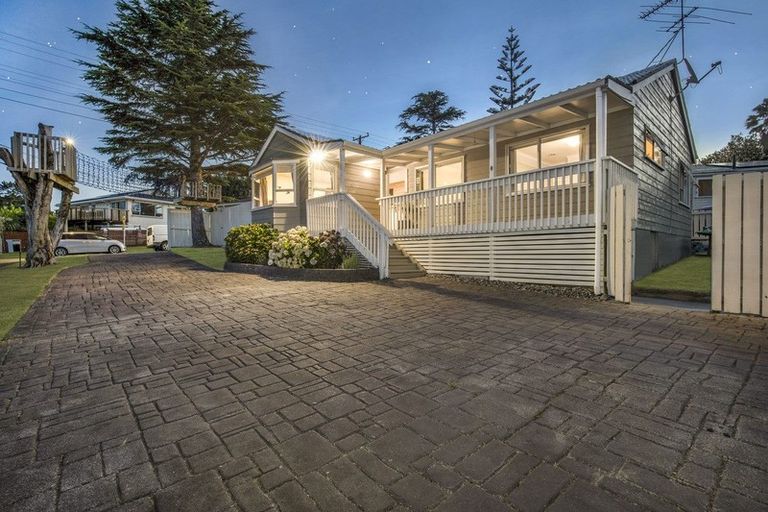 Photo of property in 342 Royal Road, Massey, Auckland, 0614