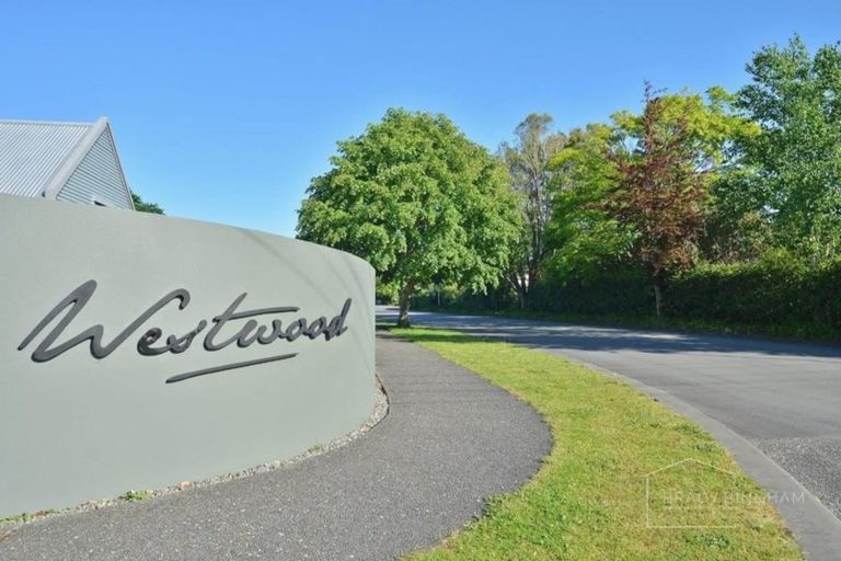 Photo of property in 33 Westwood Drive, Aokautere, Palmerston North, 4471