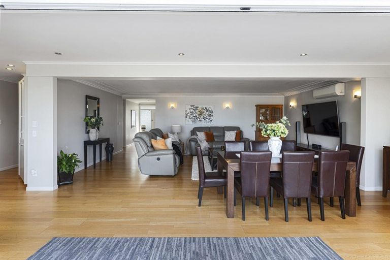 Photo of property in 34 Covil Avenue, Te Atatu South, Auckland, 0610