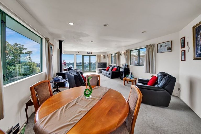Photo of property in 3a Hillcrest Street, Glen Avon, New Plymouth, 4312