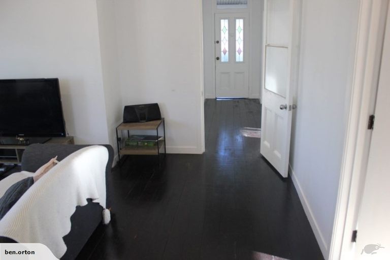 Photo of property in 423 Saint Aubyn Street West, Hastings, 4122