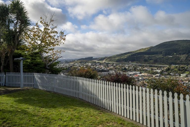 Photo of property in 43 Fyvie Avenue, Tawa, Wellington, 5028