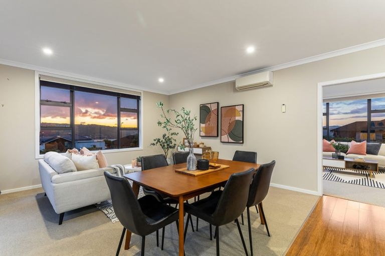 Photo of property in 13 Wangapeka Way, Aotea, Porirua, 5024