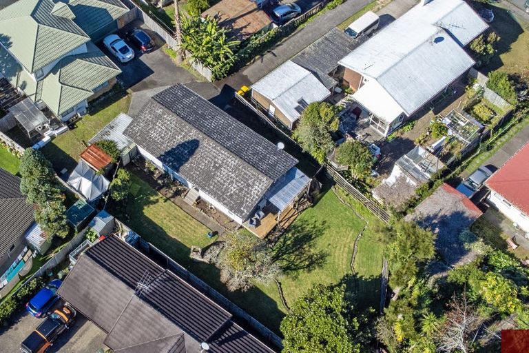 Photo of property in 5 Grimshaw Place, Henderson, Auckland, 0612