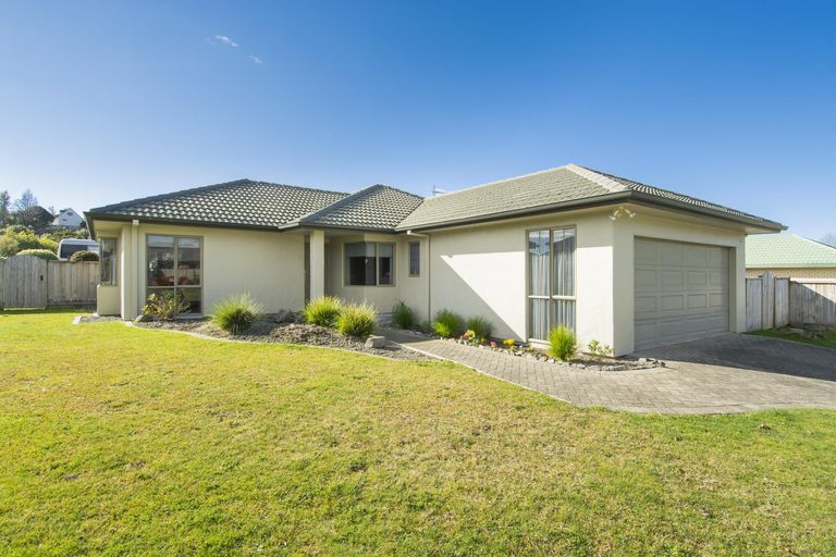 Photo of property in 1 Peregrine Place, Welcome Bay, Tauranga, 3112