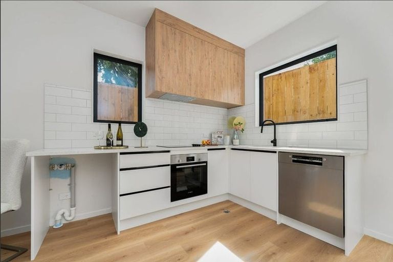 Photo of property in 8/18 Dellwood Avenue, Henderson, Auckland, 0612