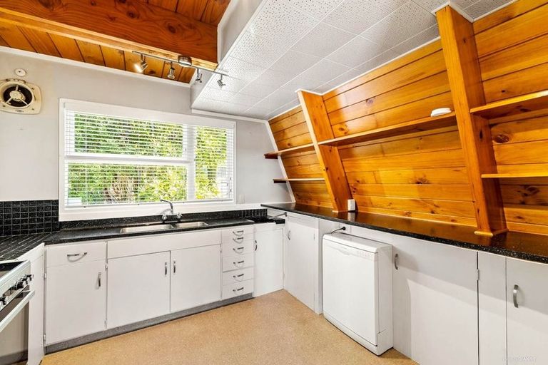 Photo of property in 1 Realm Place, Massey, Auckland, 0614