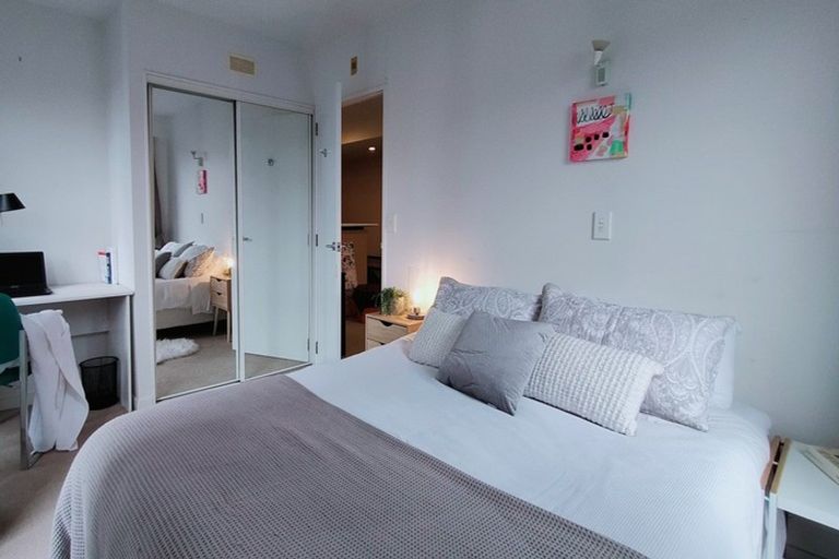 Photo of property in Terrace Heights Apartments, 8c/163 The Terrace, Wellington Central, Wellington, 6011