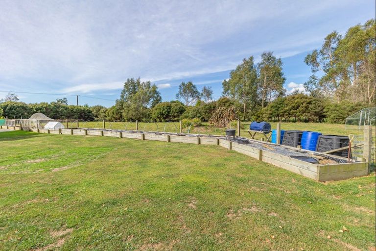 Photo of property in 3 Takapu Road, Manakau, Levin, 5573